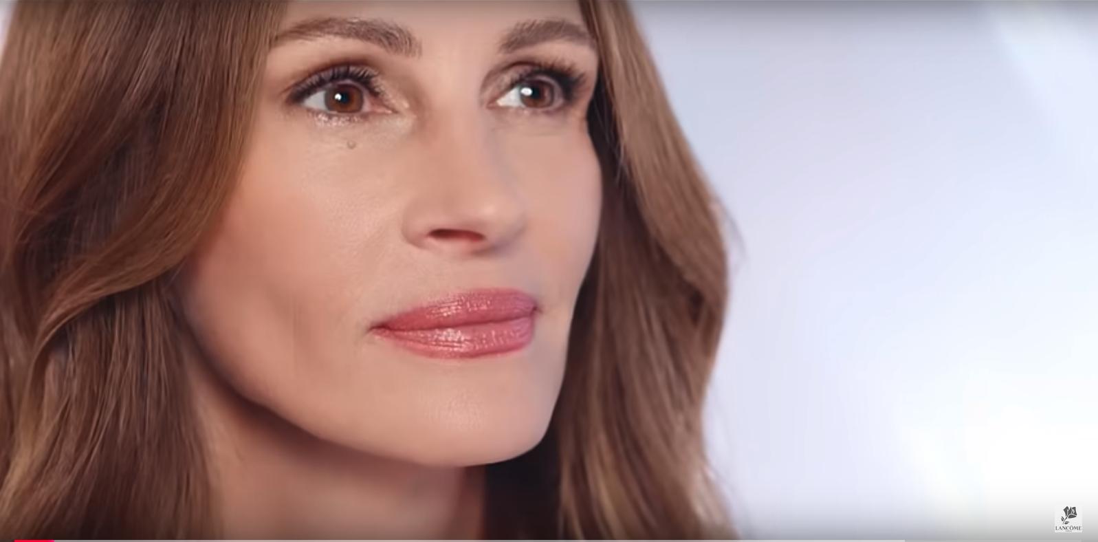 A Glow of Happiness: Julia Roberts and the World of La Vie Est Belle